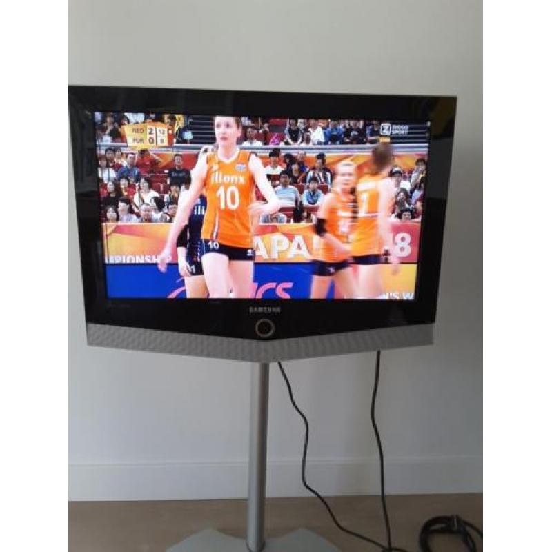 Samsung lcd tv , 26 inch, incl vogels stadaard, i.z.g.st