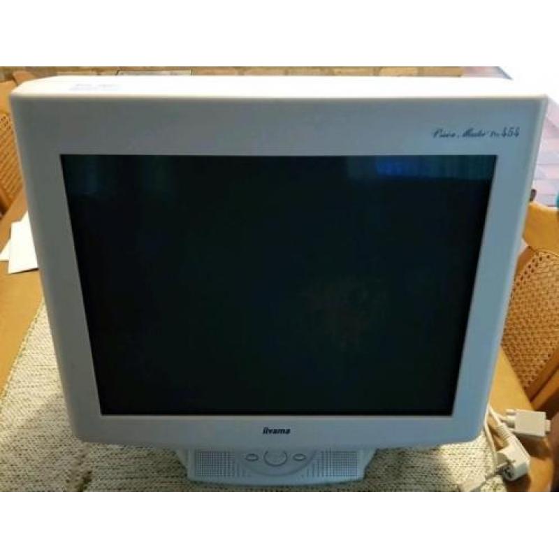 IIYAMA Vision Master 454 CRT monitor